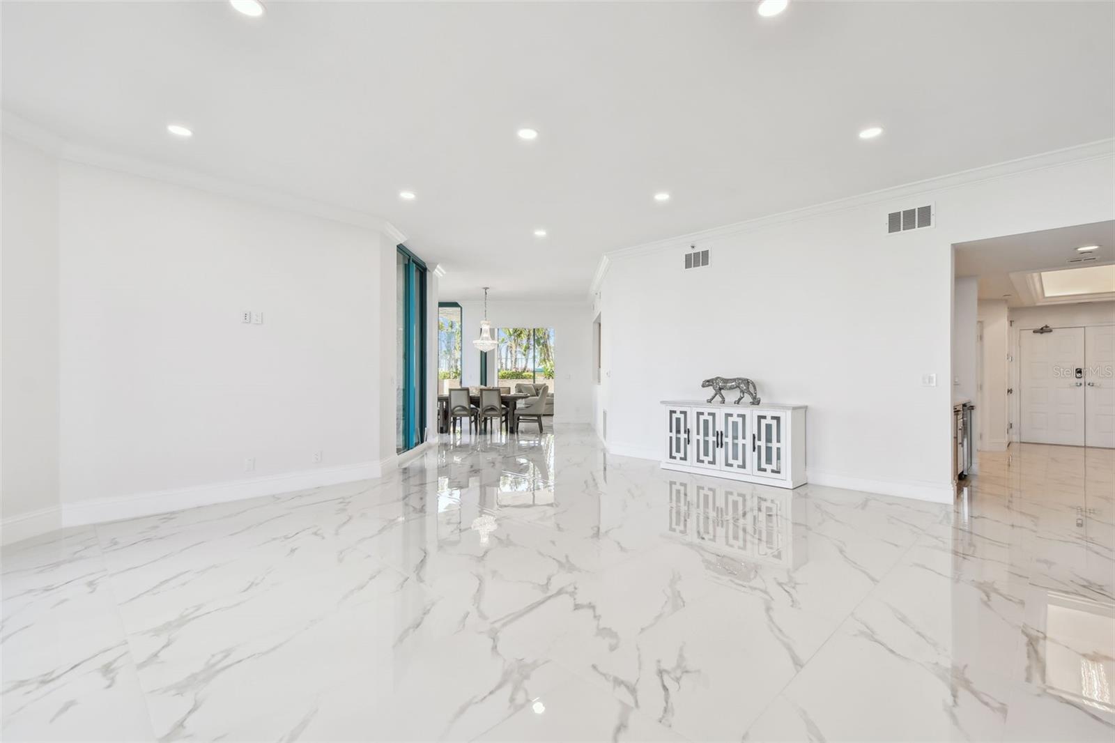 1560 GULF BLVD #306, CLEARWATER BEACH, FL — photo 9