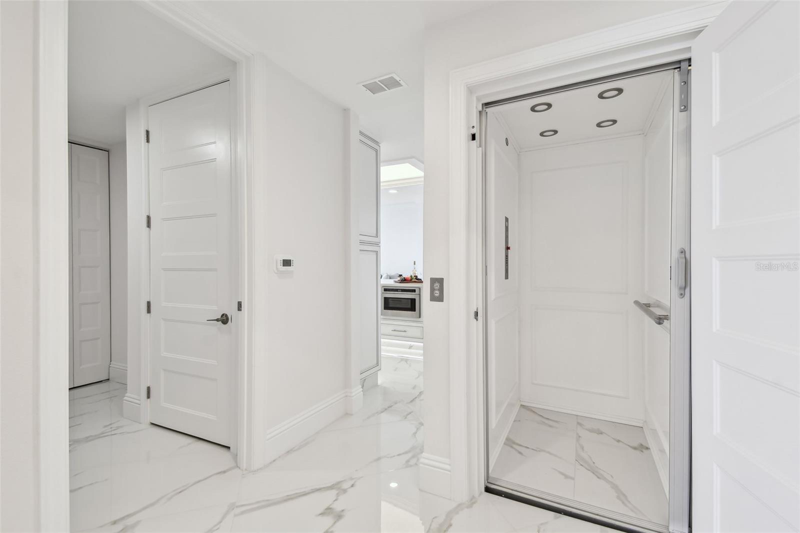 1560 GULF BLVD #306, CLEARWATER BEACH, FL — photo 31