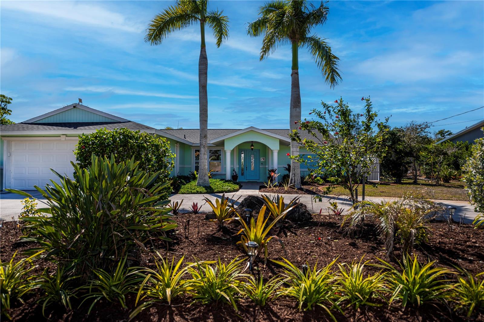 1221 BAYSHORE DR, ENGLEWOOD, FL — photo 2