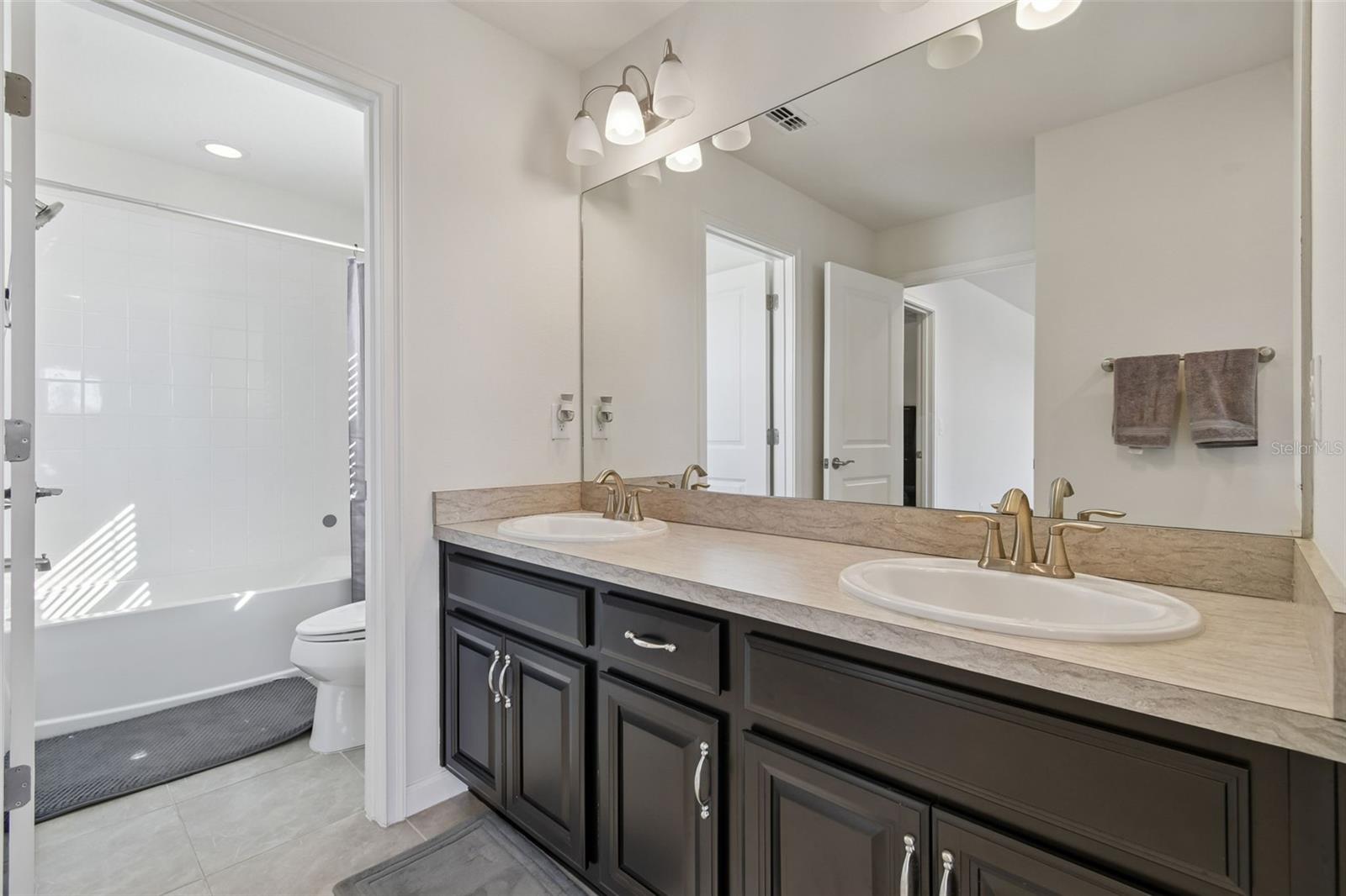 2604 VALLEY SUNSET LN, VALRICO, FL — photo 37