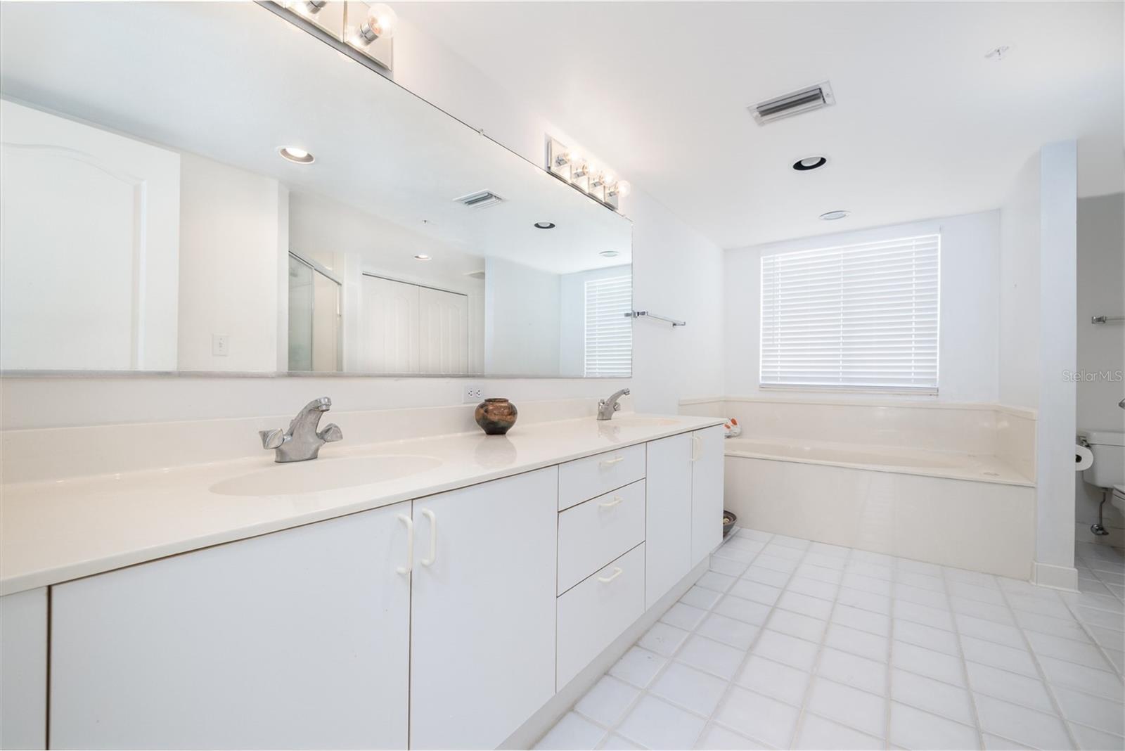 3 OCEANS WEST BLVD #7C1, DAYTONA BEACH, FL — photo 28