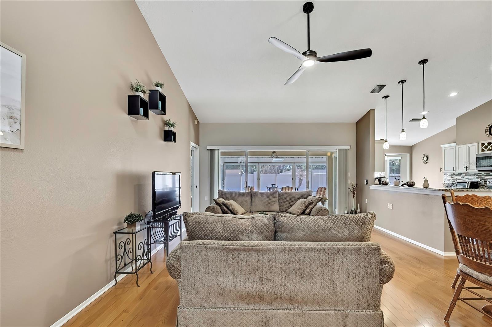 1424 PINEWOOD HILLS CT, SPRING HILL, FL — photo 5