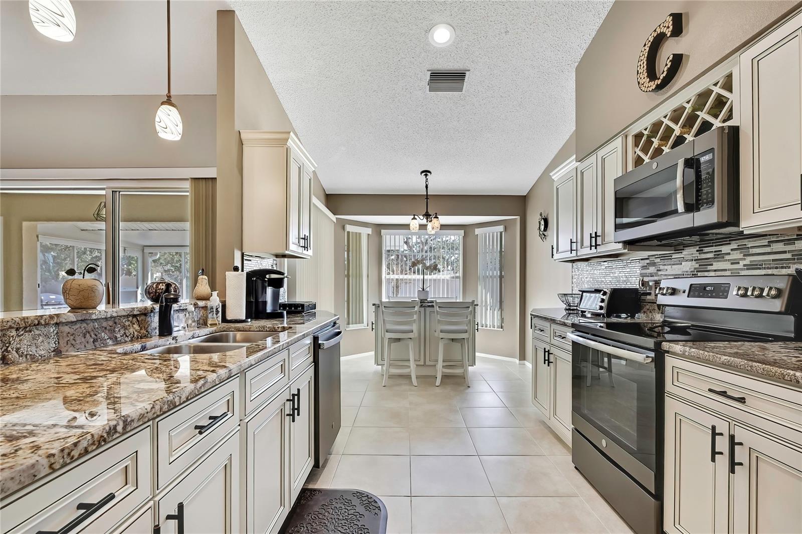 1424 PINEWOOD HILLS CT, SPRING HILL, FL — photo 21