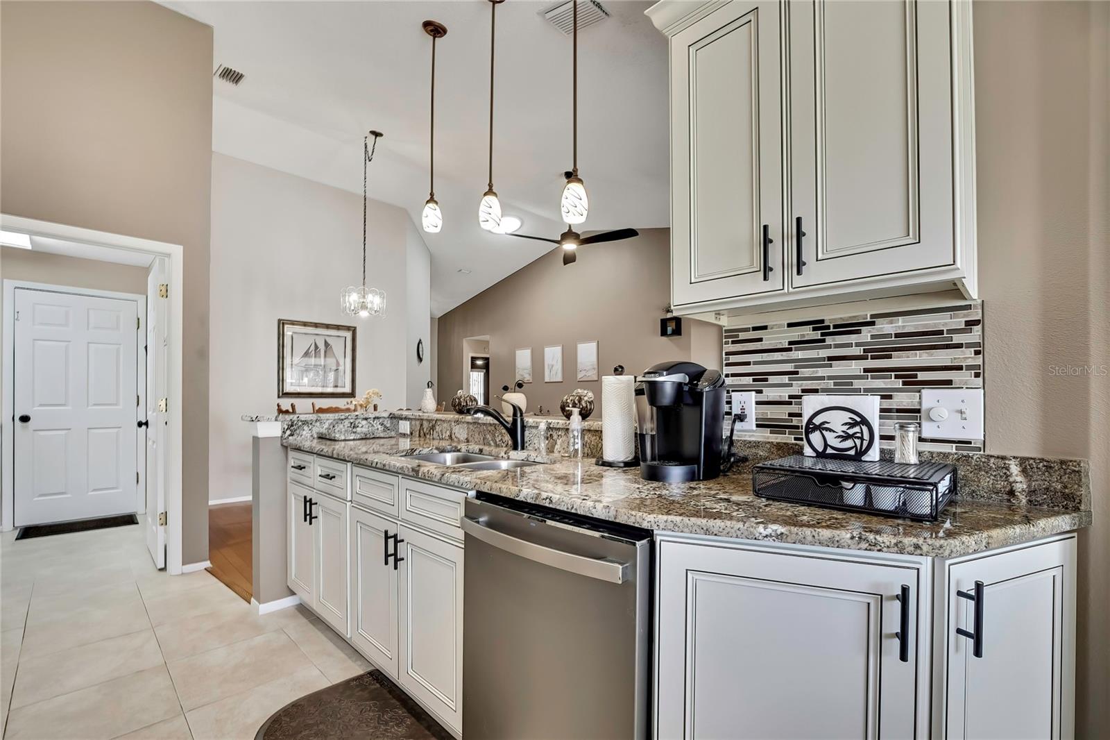 1424 PINEWOOD HILLS CT, SPRING HILL, FL — photo 28