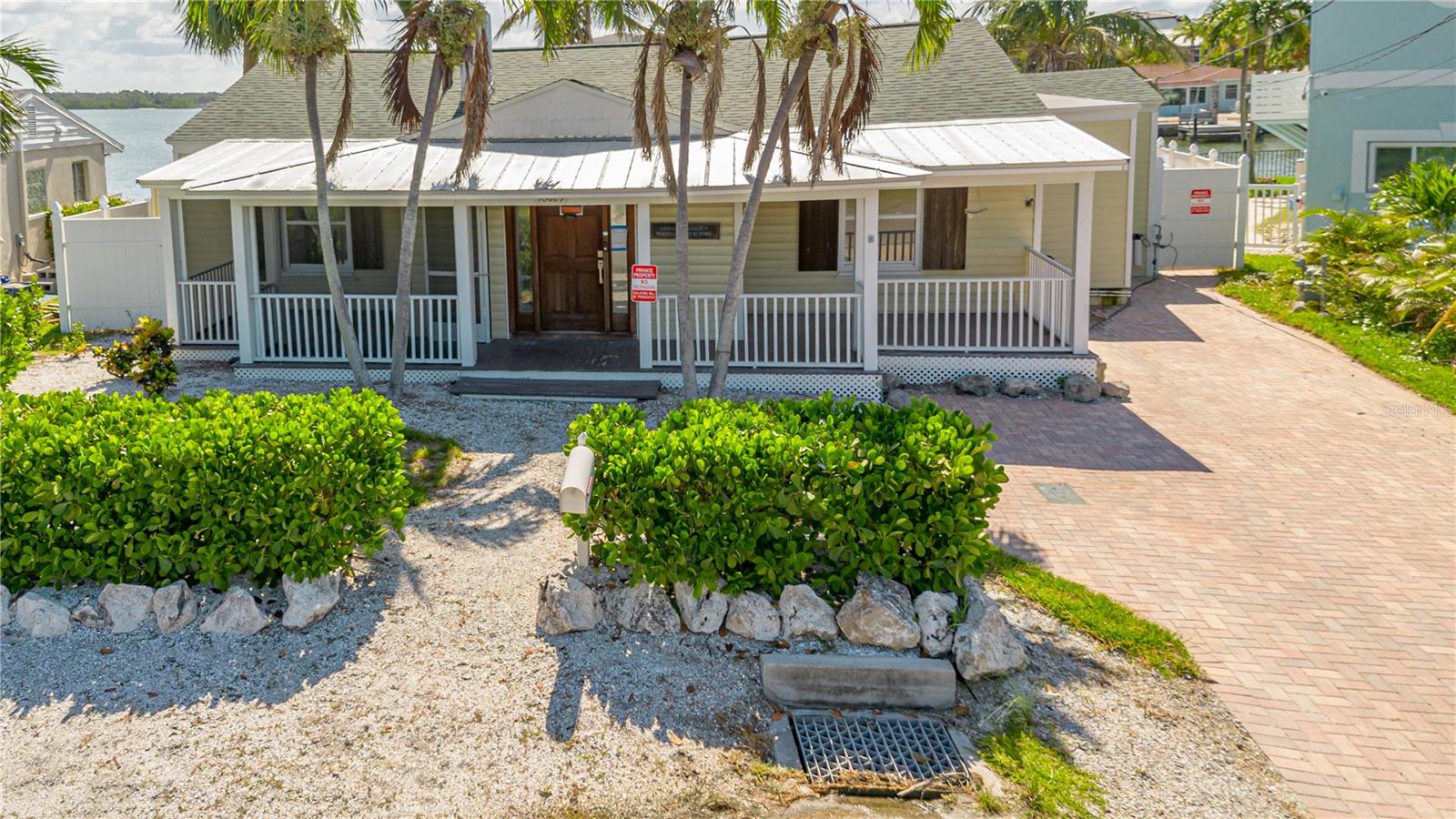 16029 REDINGTON DR, REDINGTON BEACH, FL — photo 2