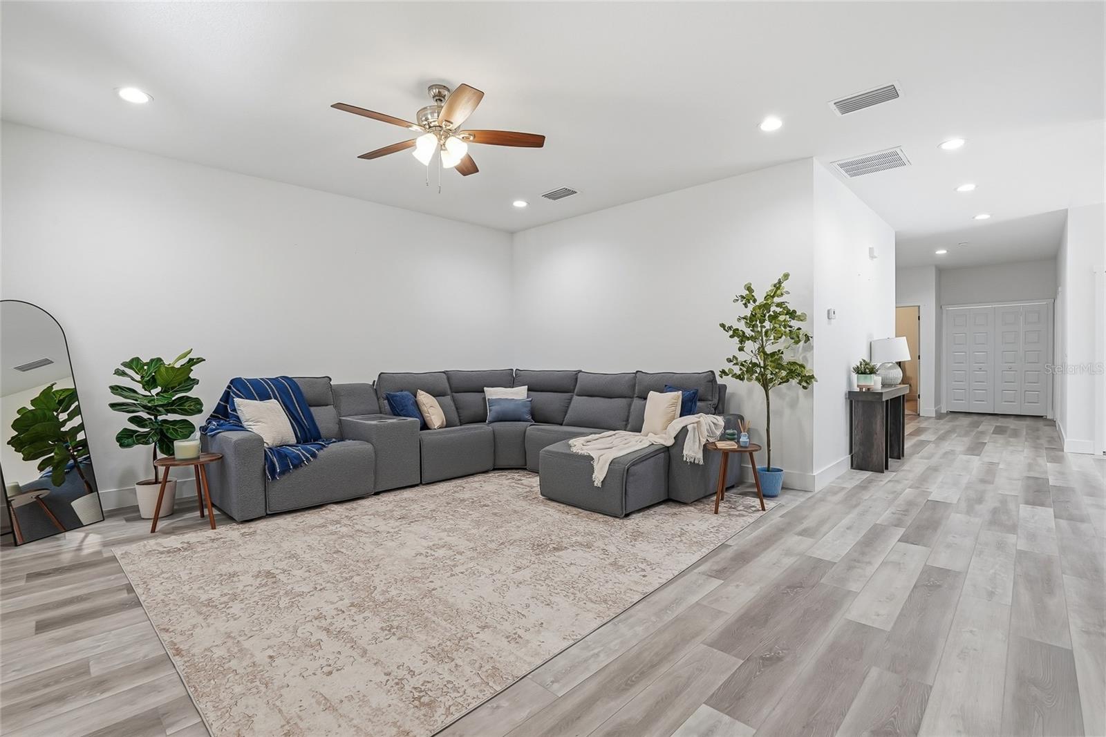 3208 DELEUIL AVE, TAMPA, FL — photo 4