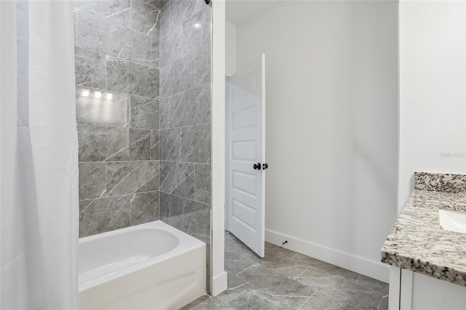 3208 DELEUIL AVE, TAMPA, FL — photo 20
