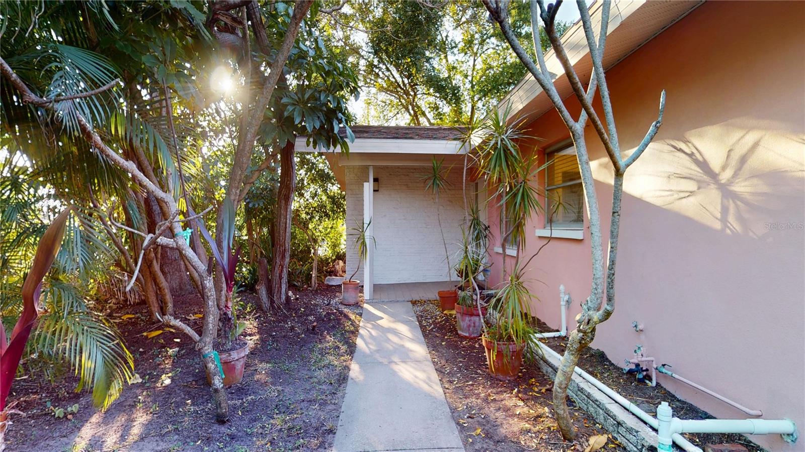 1546 BELLEAIR RD, CLEARWATER, FL — photo 2