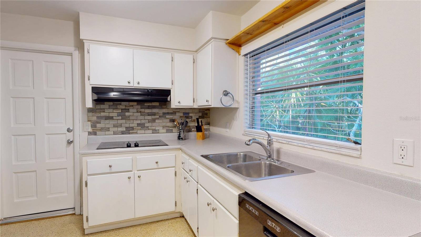 1546 BELLEAIR RD, CLEARWATER, FL — photo 22
