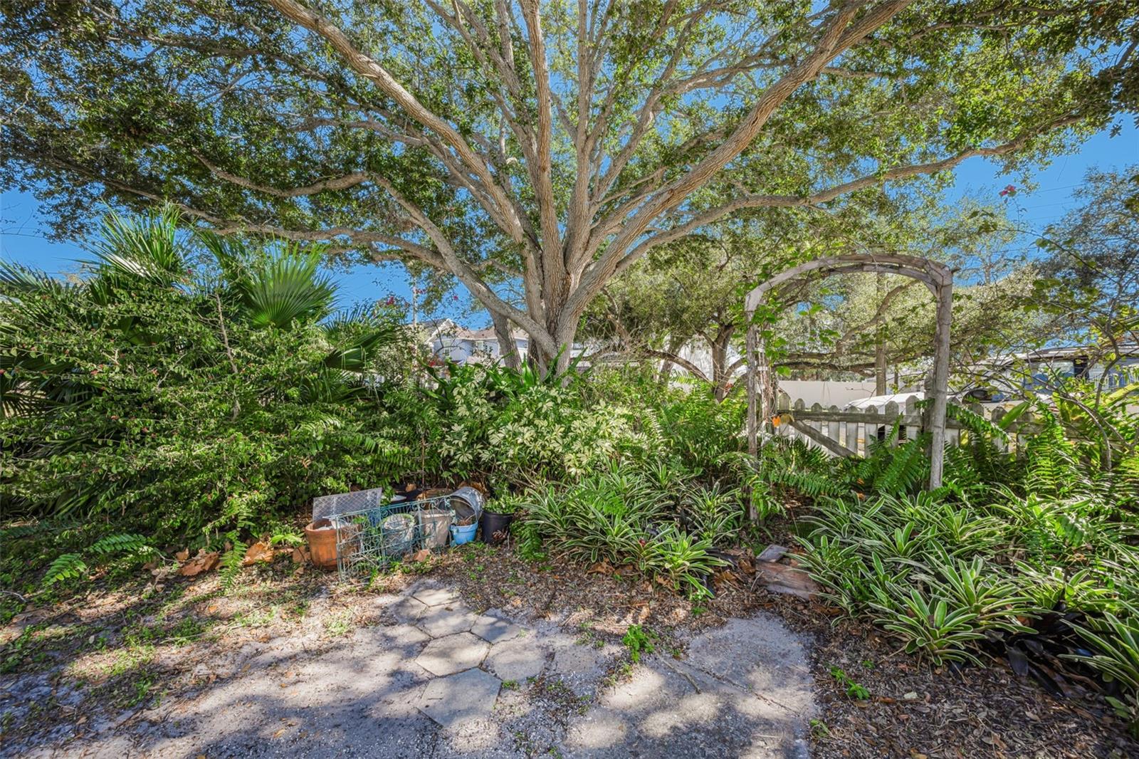 3411 W BAY AVE, TAMPA, FL — photo 15