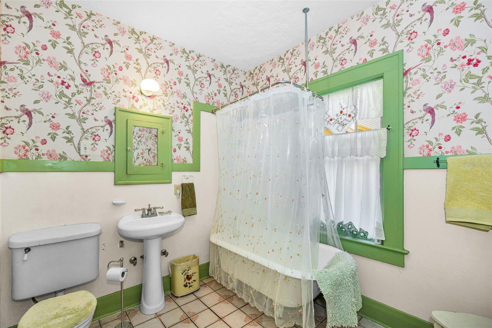 3411 W BAY AVE, TAMPA, FL — photo 30