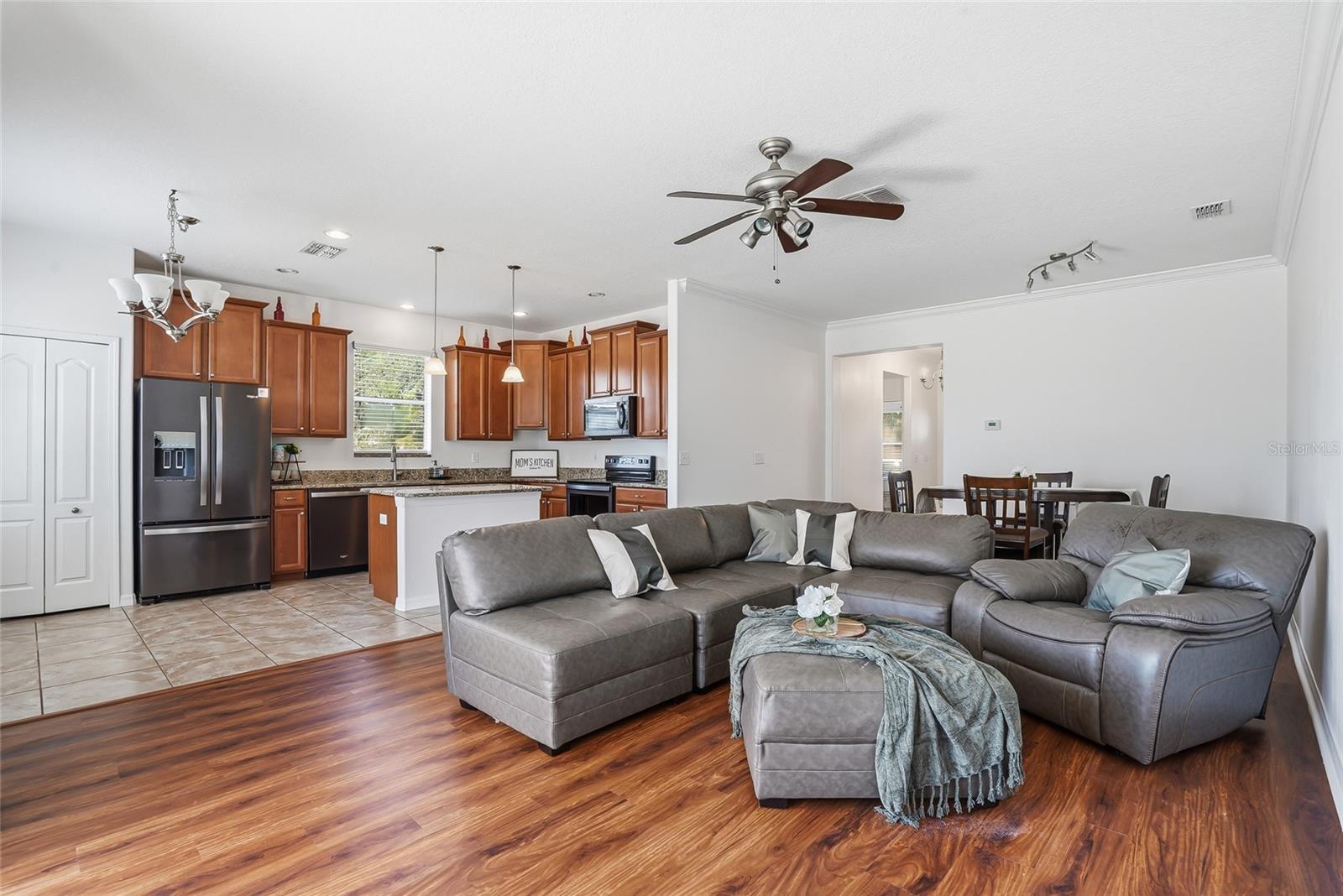 2444 DAKOTA ROCK DR, RUSKIN, FL — photo 2
