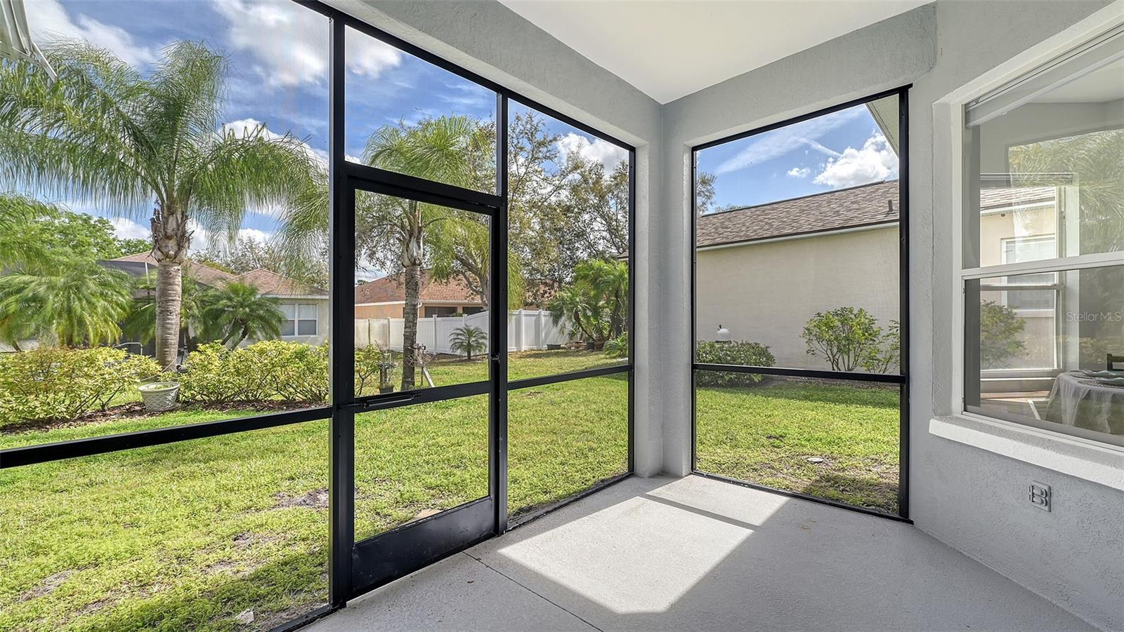 6433 BLUE GROSBEAK CIR, LAKEWOOD RANCH, FL — photo 12