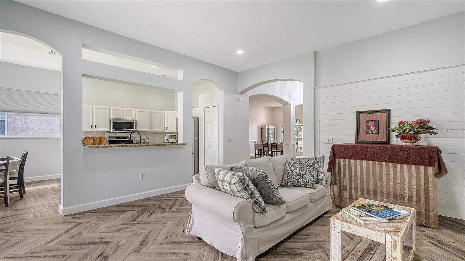 6433 BLUE GROSBEAK CIR, LAKEWOOD RANCH, FL — photo 15