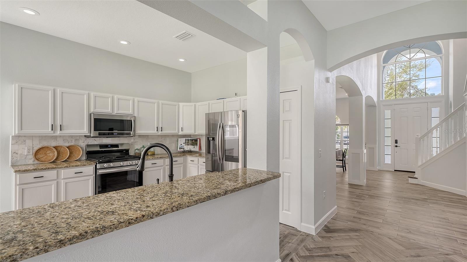 6433 BLUE GROSBEAK CIR, LAKEWOOD RANCH, FL — photo 16