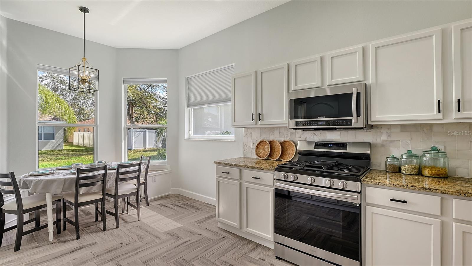 6433 BLUE GROSBEAK CIR, LAKEWOOD RANCH, FL — photo 17