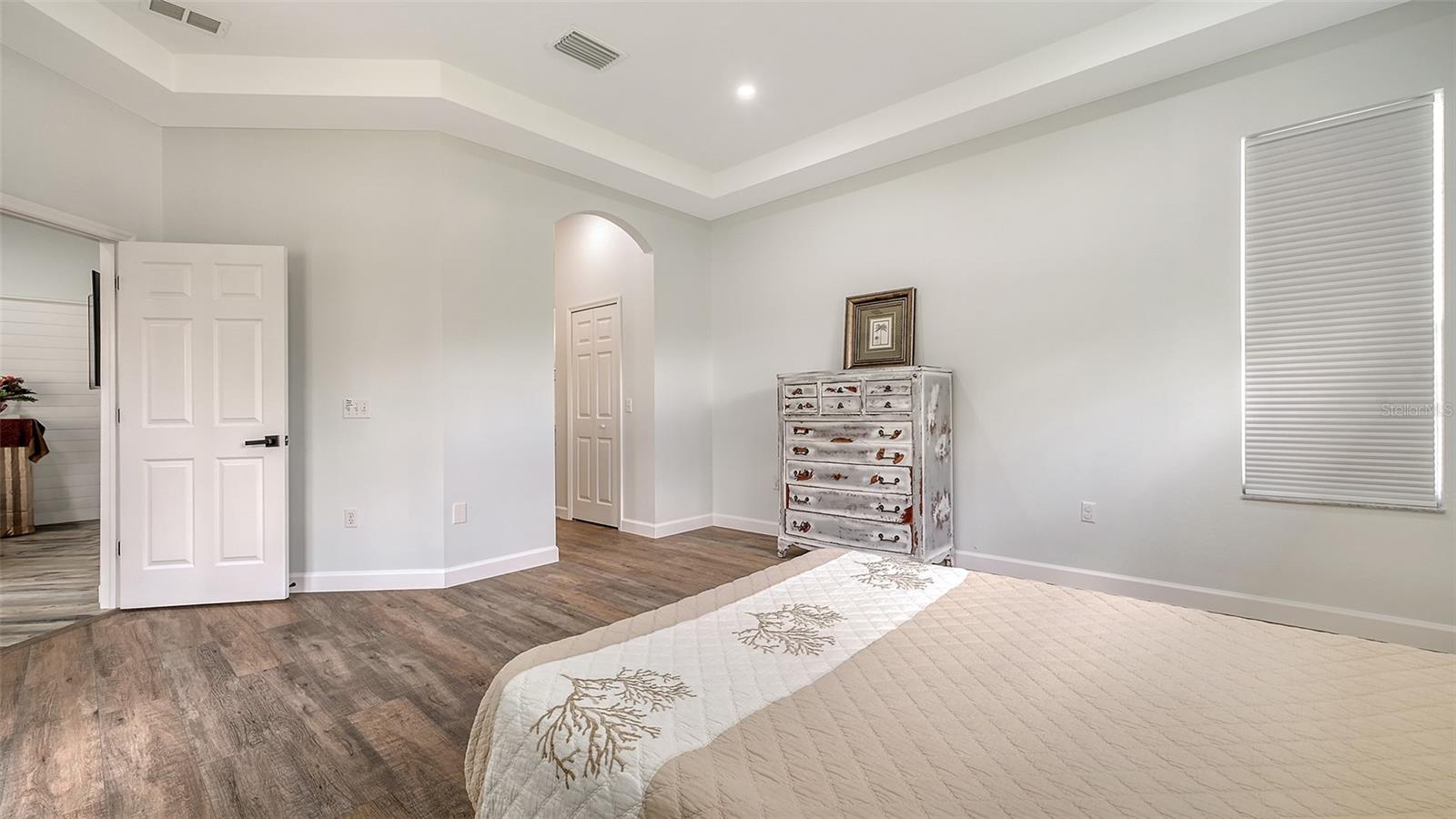 6433 BLUE GROSBEAK CIR, LAKEWOOD RANCH, FL — photo 24
