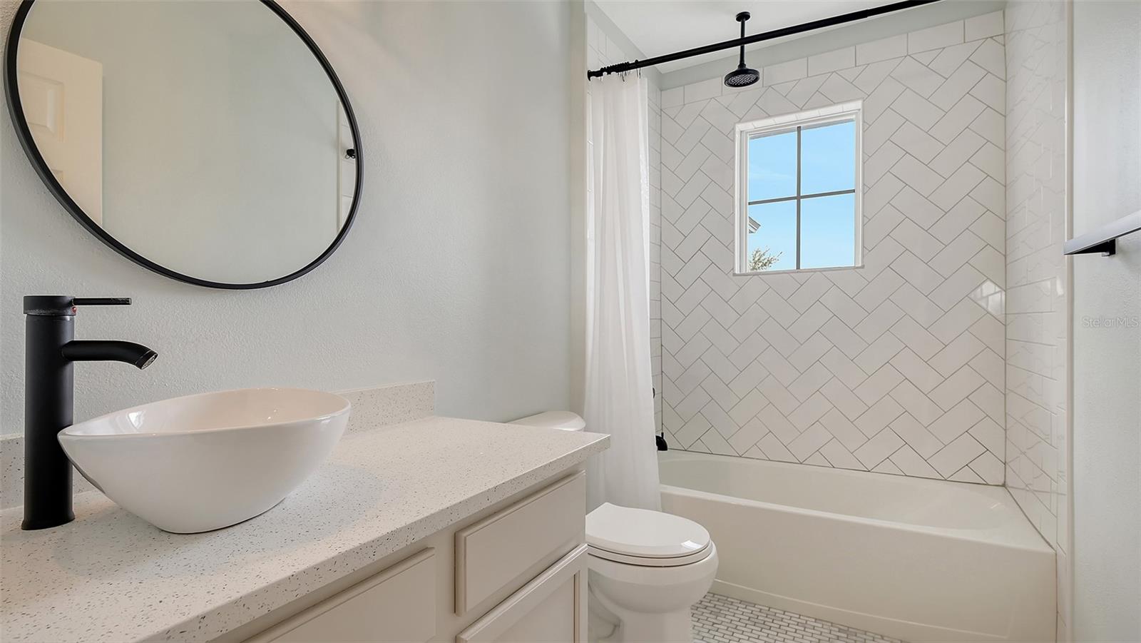 6433 BLUE GROSBEAK CIR, LAKEWOOD RANCH, FL — photo 36