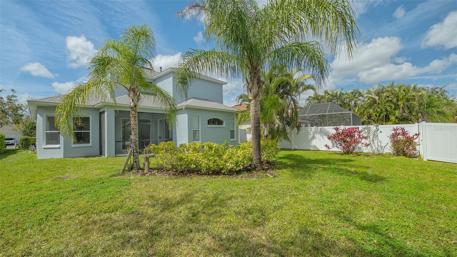 6433 BLUE GROSBEAK CIR, LAKEWOOD RANCH, FL — photo 46