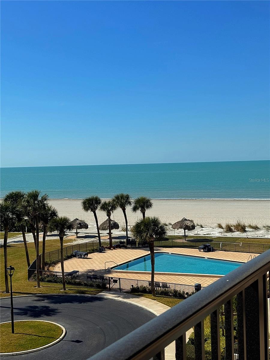 1460 GULF BLVD #411, CLEARWATER BEACH, FL — photo 3