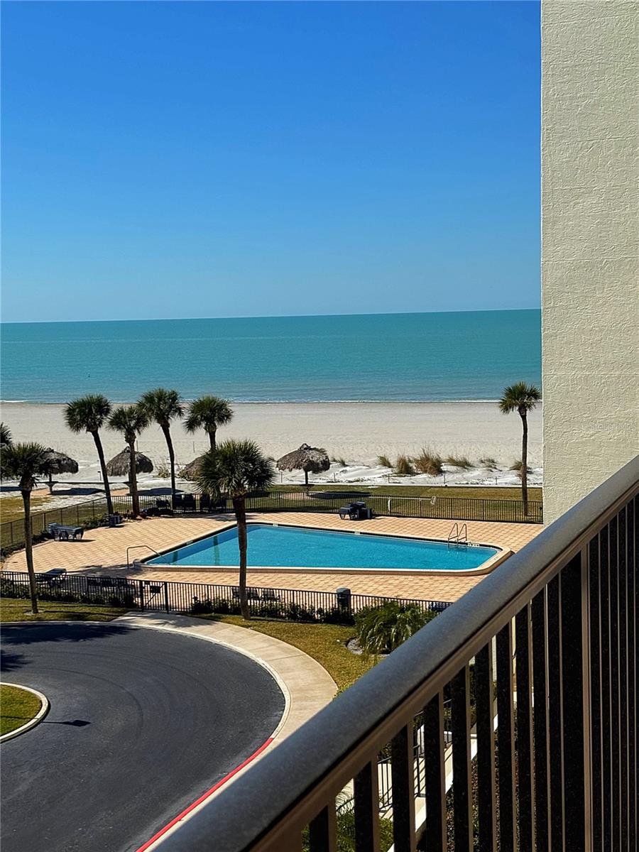 1460 GULF BLVD #411, CLEARWATER BEACH, FL — photo 36