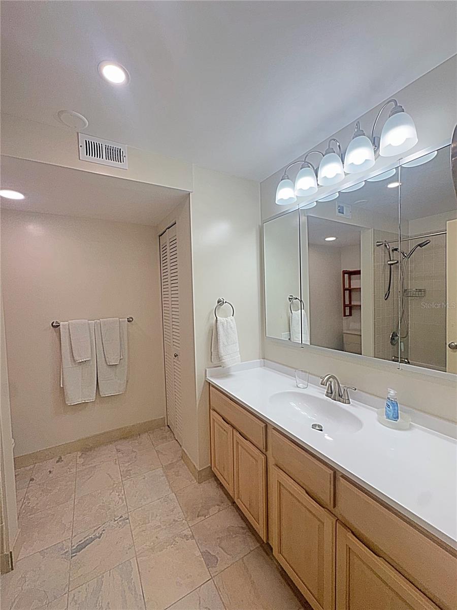 1460 GULF BLVD #411, CLEARWATER BEACH, FL — photo 22
