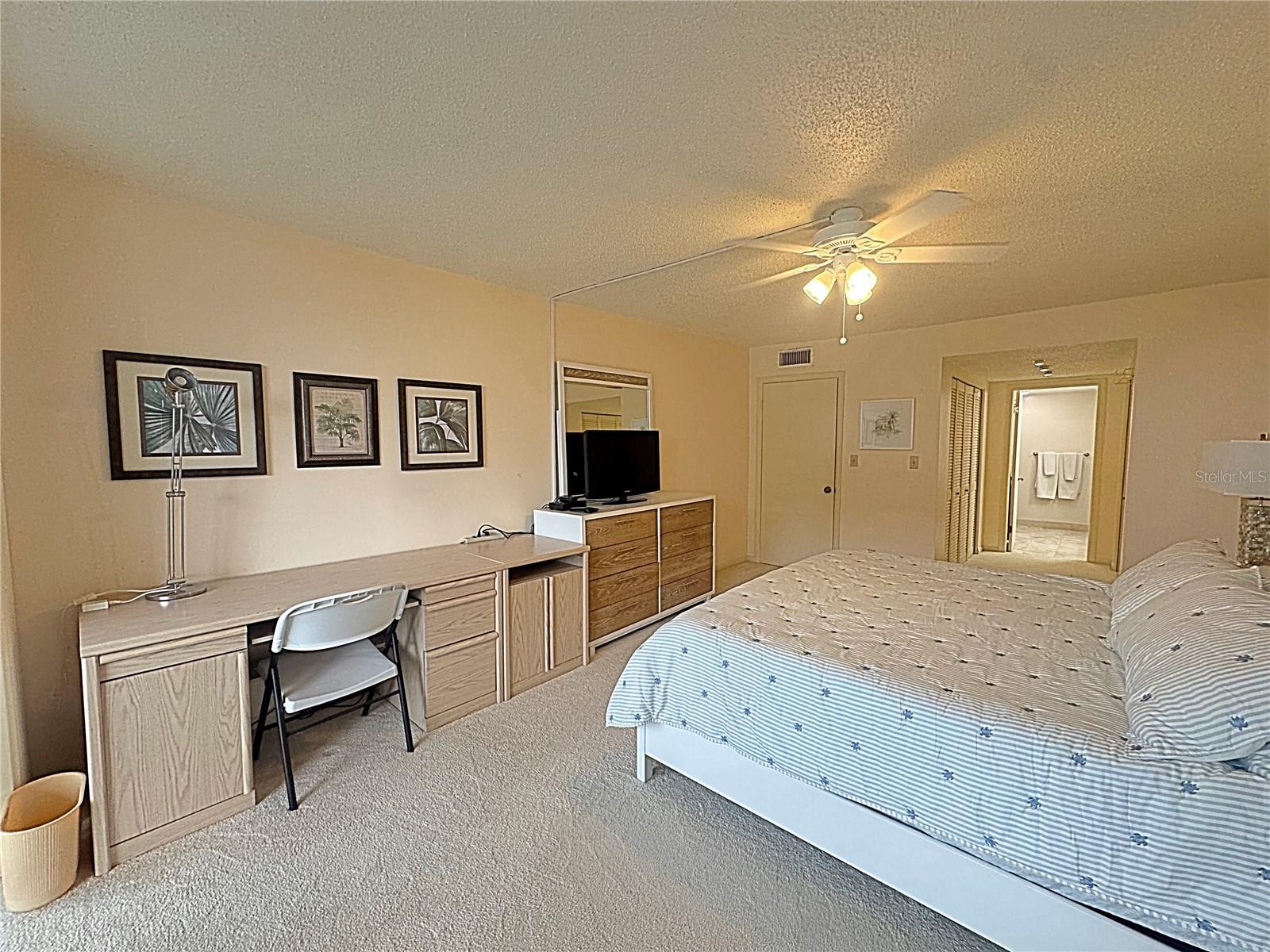 1460 GULF BLVD #411, CLEARWATER BEACH, FL — photo 21