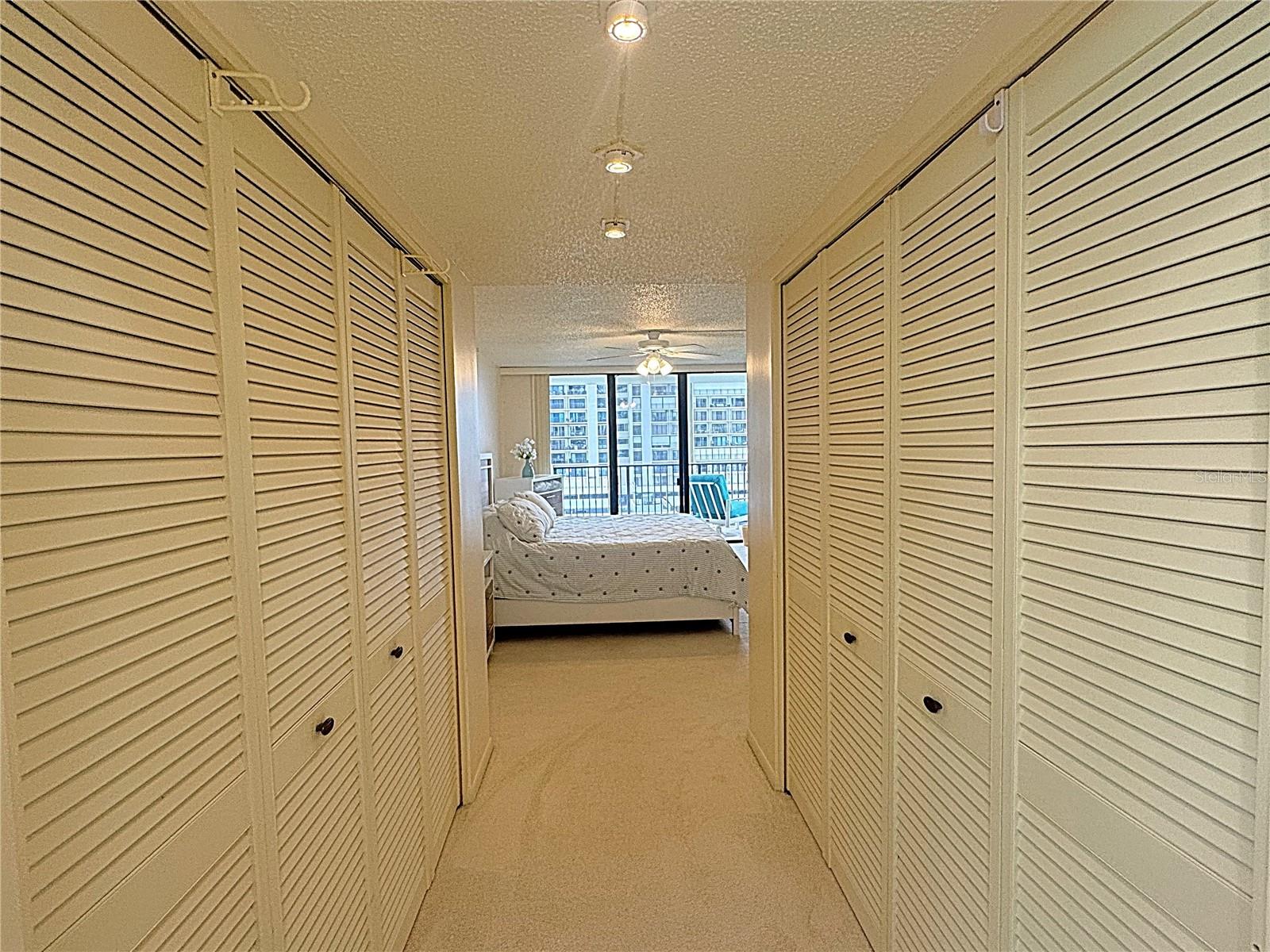 1460 GULF BLVD #411, CLEARWATER BEACH, FL — photo 24