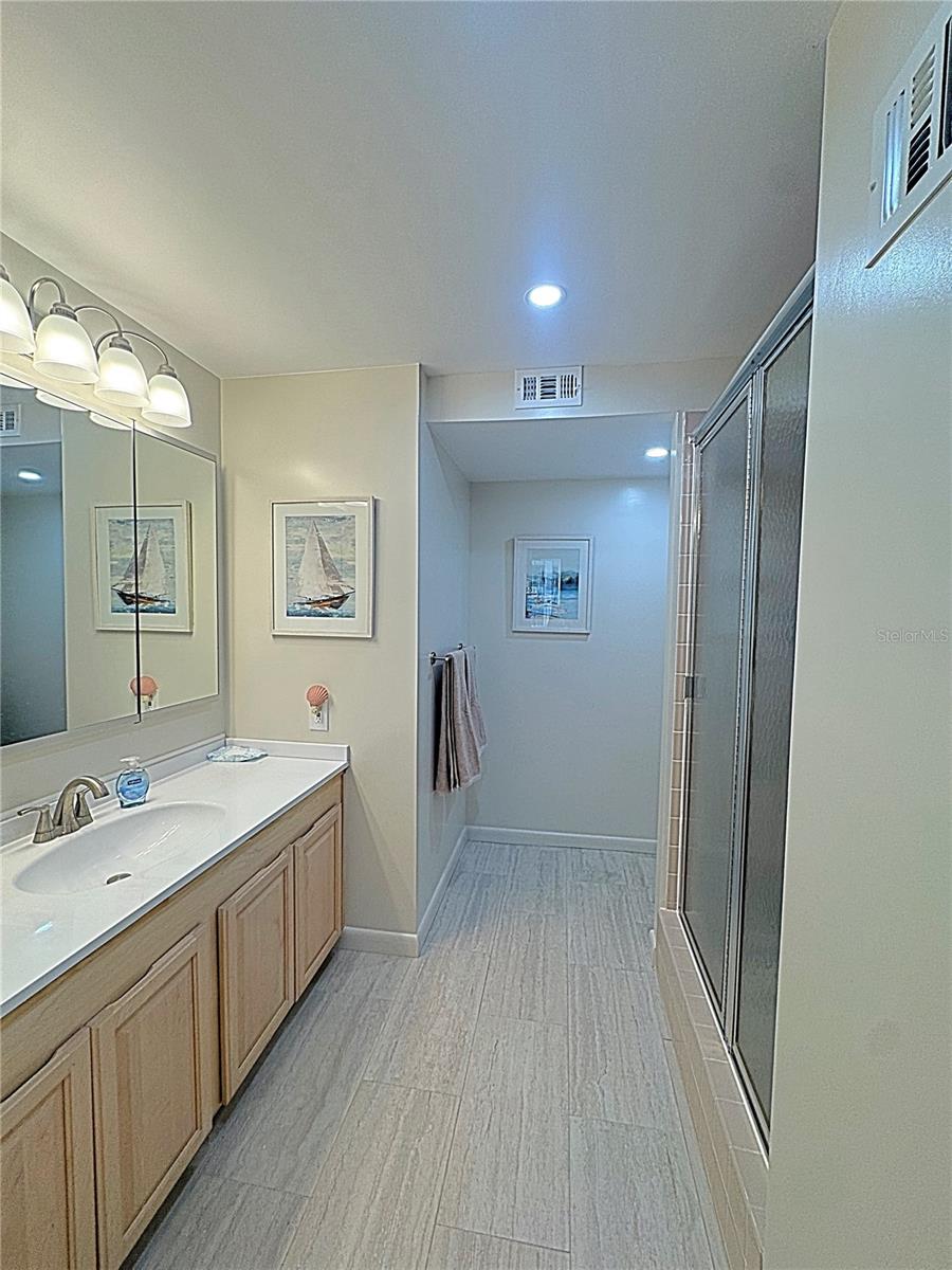 1460 GULF BLVD #411, CLEARWATER BEACH, FL — photo 32