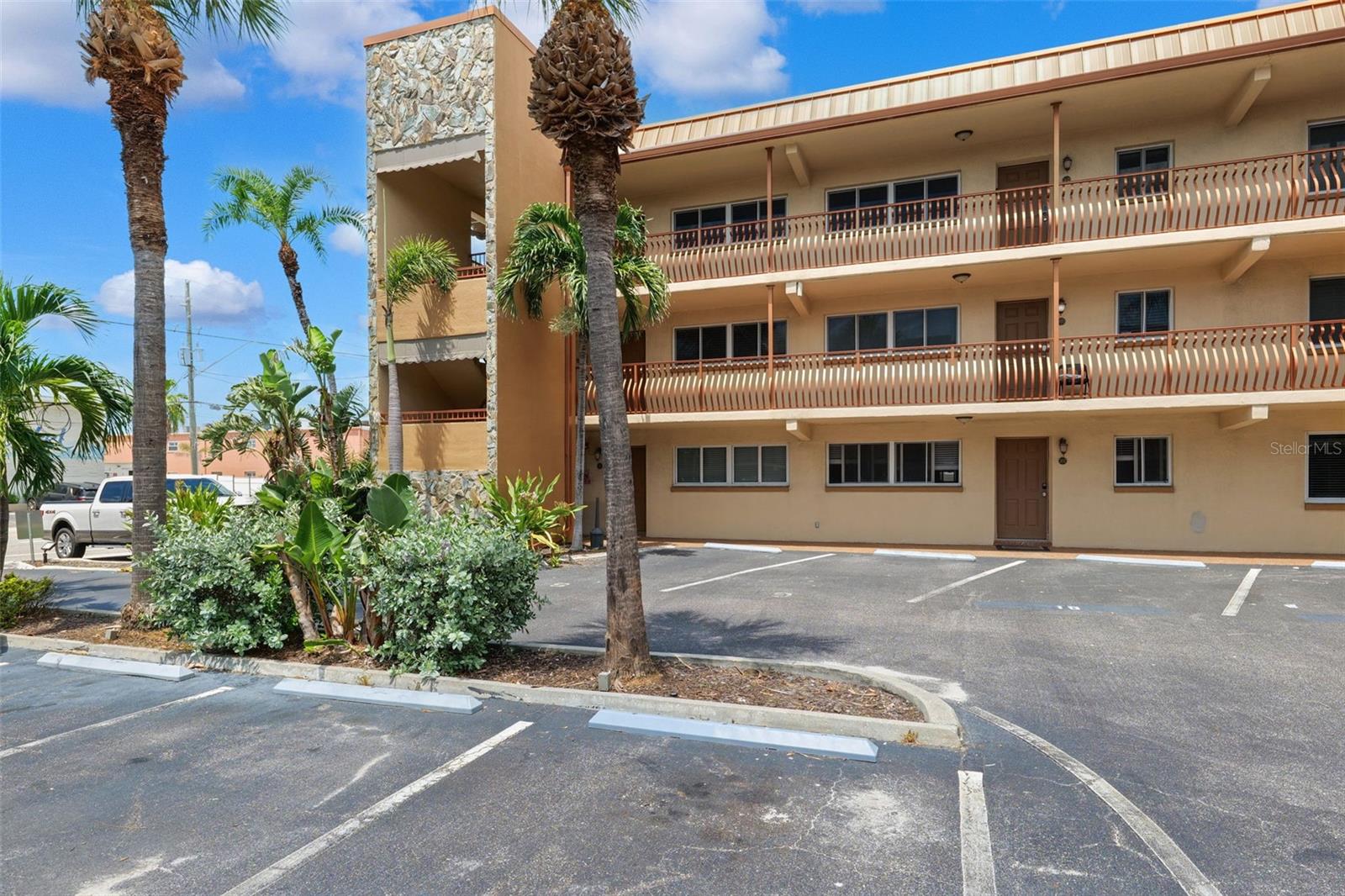 10265 GULF BLVD #A301, ST PETERSBURG, FL — photo 21