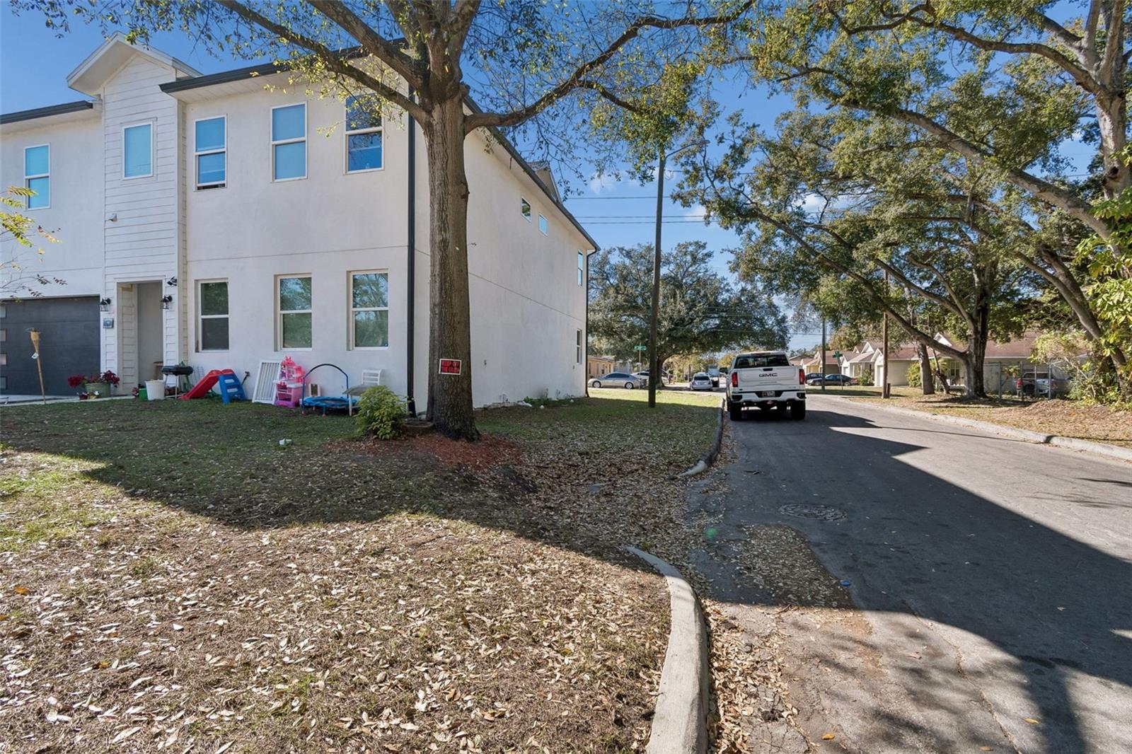 2801 E 19TH AVE, TAMPA, FL — photo 30