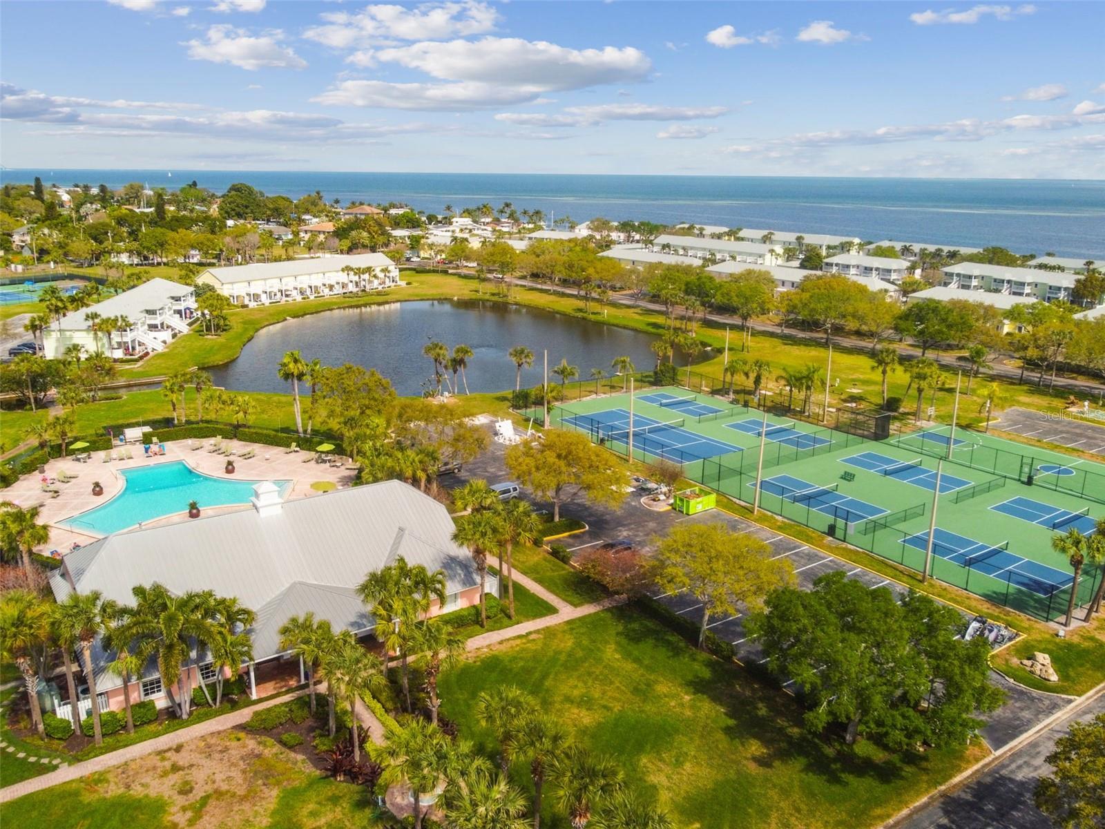 5110 COQUINA KEY DR SE #C, ST PETERSBURG, FL — photo 51