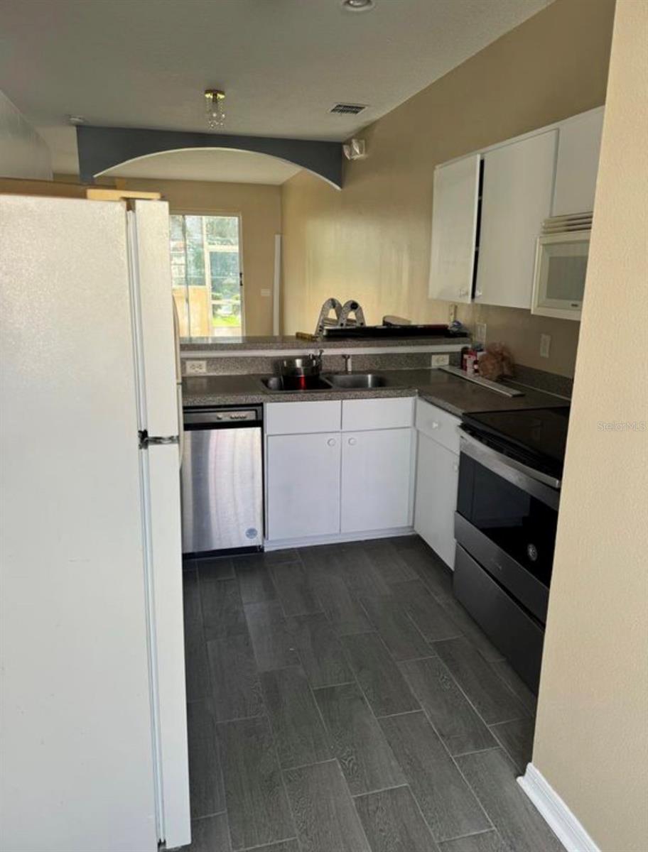 1289 S BEACH CIR, KISSIMMEE, FL — photo 14
