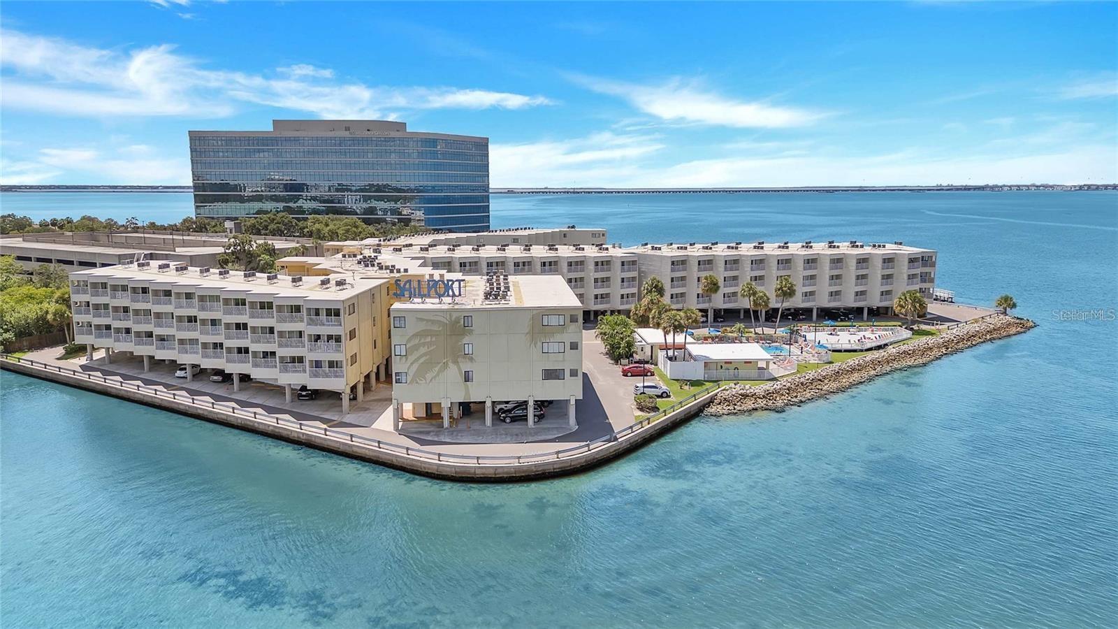 2506 N ROCKY POINT DR #275, TAMPA, FL
