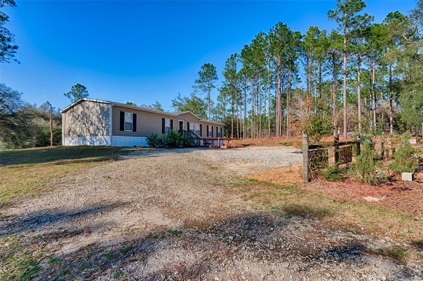 152 PIPER DR, HAWTHORNE, FL — photo 25