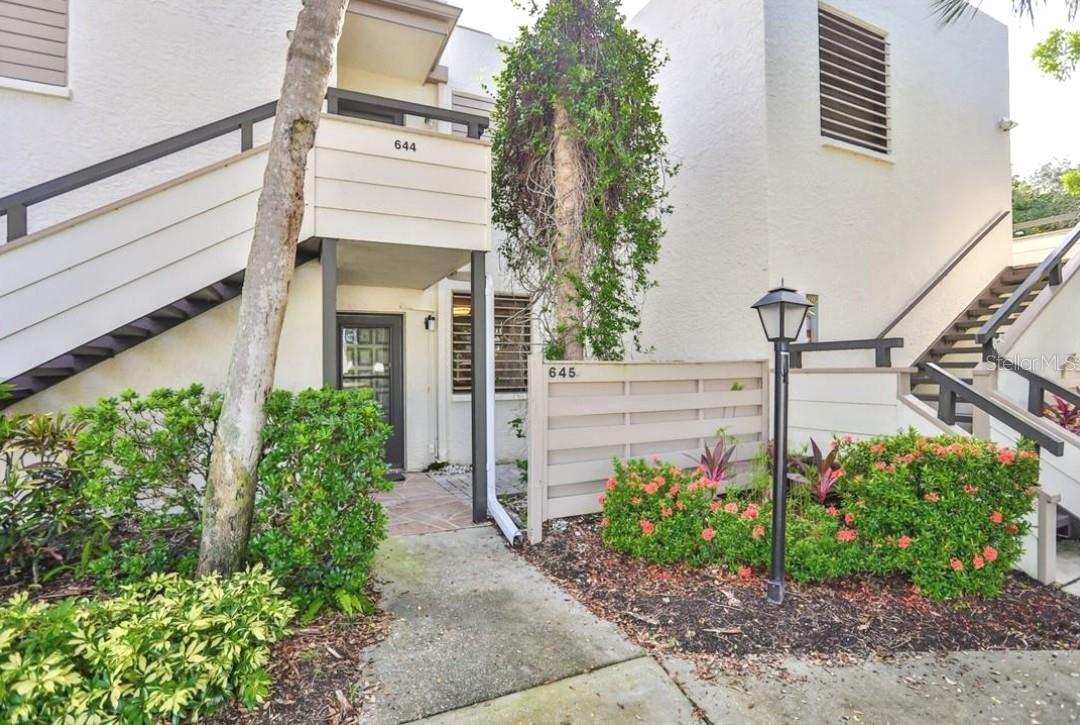645 WOODLAWN DR, BRADENTON, FL