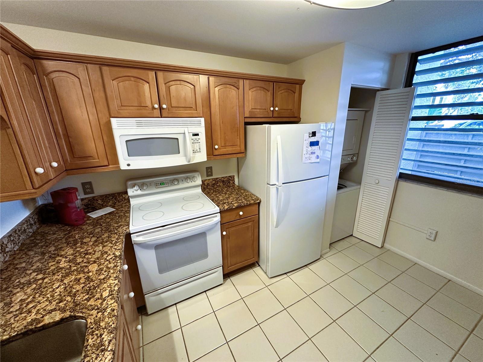 645 WOODLAWN DR, BRADENTON, FL — photo 3
