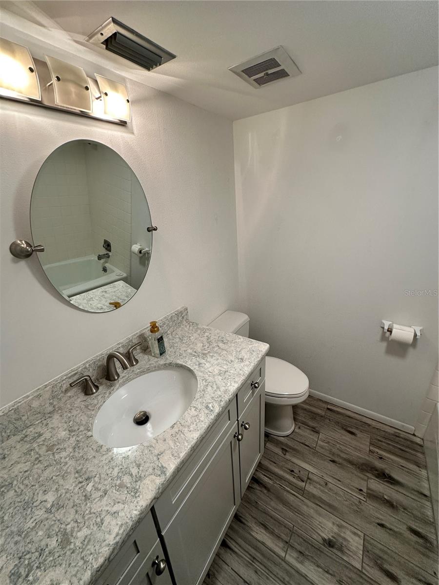 645 WOODLAWN DR, BRADENTON, FL — photo 15