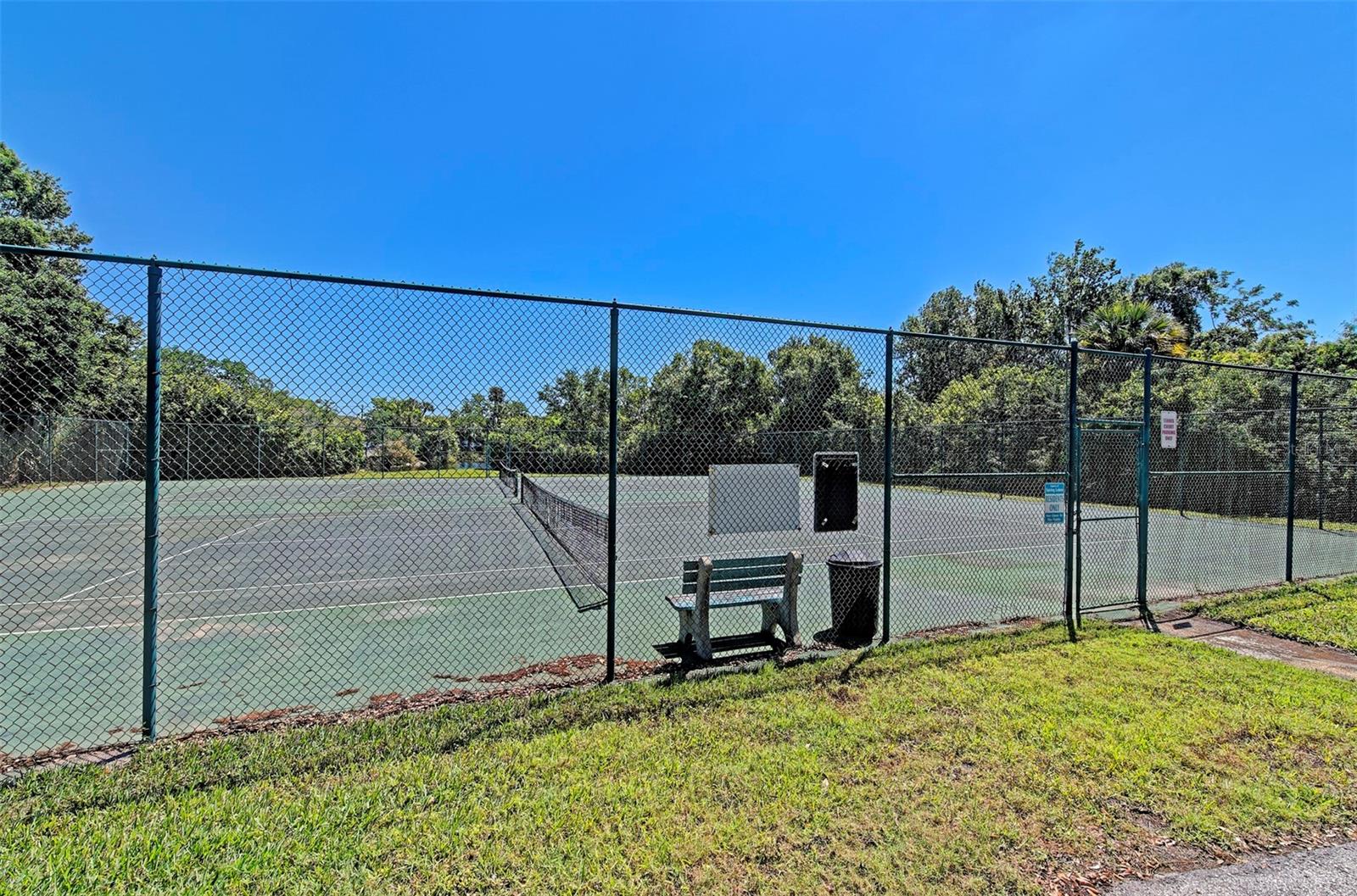 645 WOODLAWN DR, BRADENTON, FL — photo 24