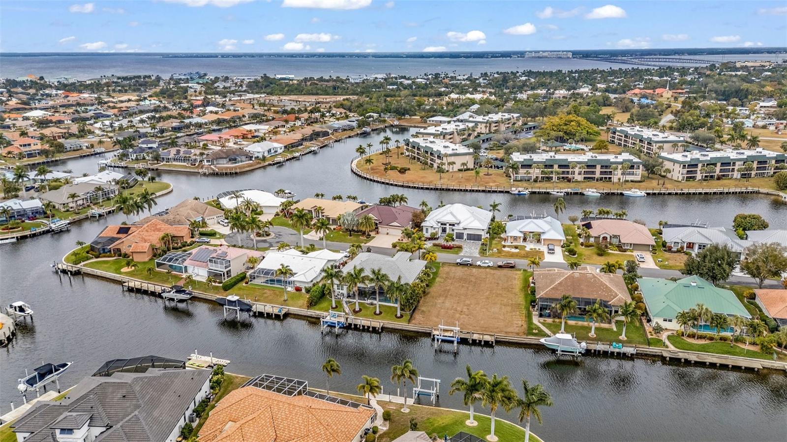 125 GREAT ISAAC CT, PUNTA GORDA, FL — photo 88