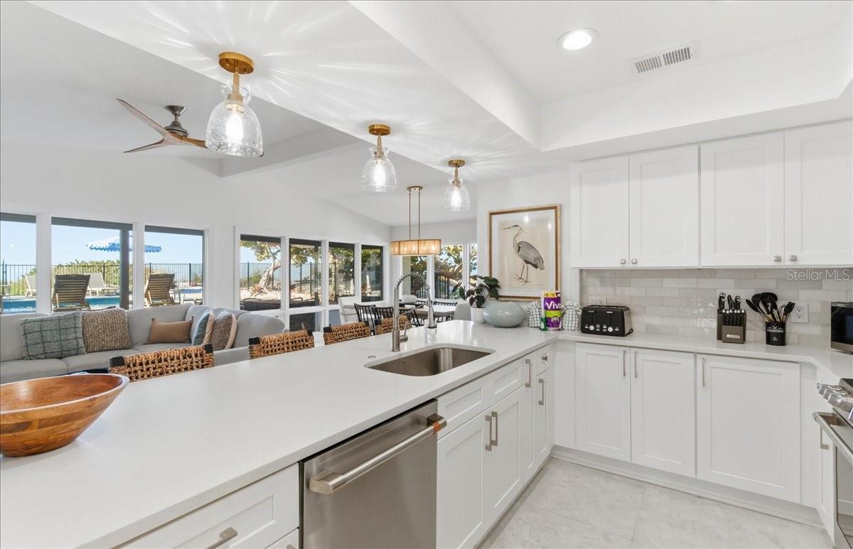 102 TUNA ST, ANNA MARIA, FL — photo 33