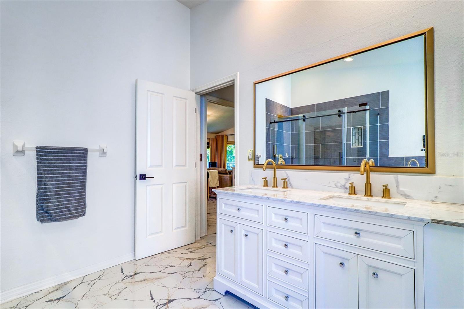 15517 GULF BLVD, REDINGTON BEACH, FL — photo 32
