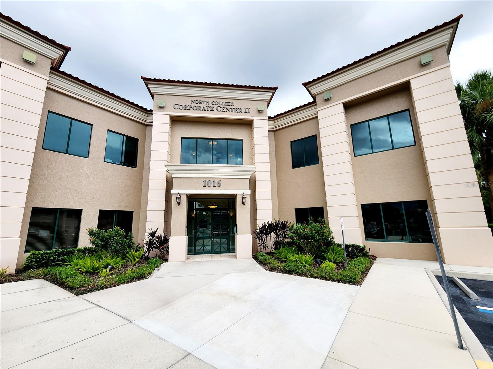 1016 COLLIER CENTER WAY #106, NAPLES, FL