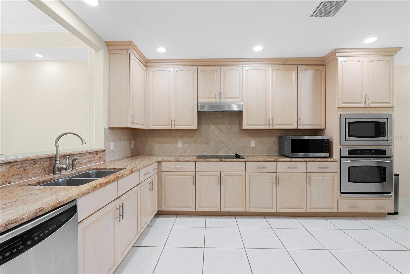 8749 THE ESPLANADE #16, ORLANDO, FL — photo 27