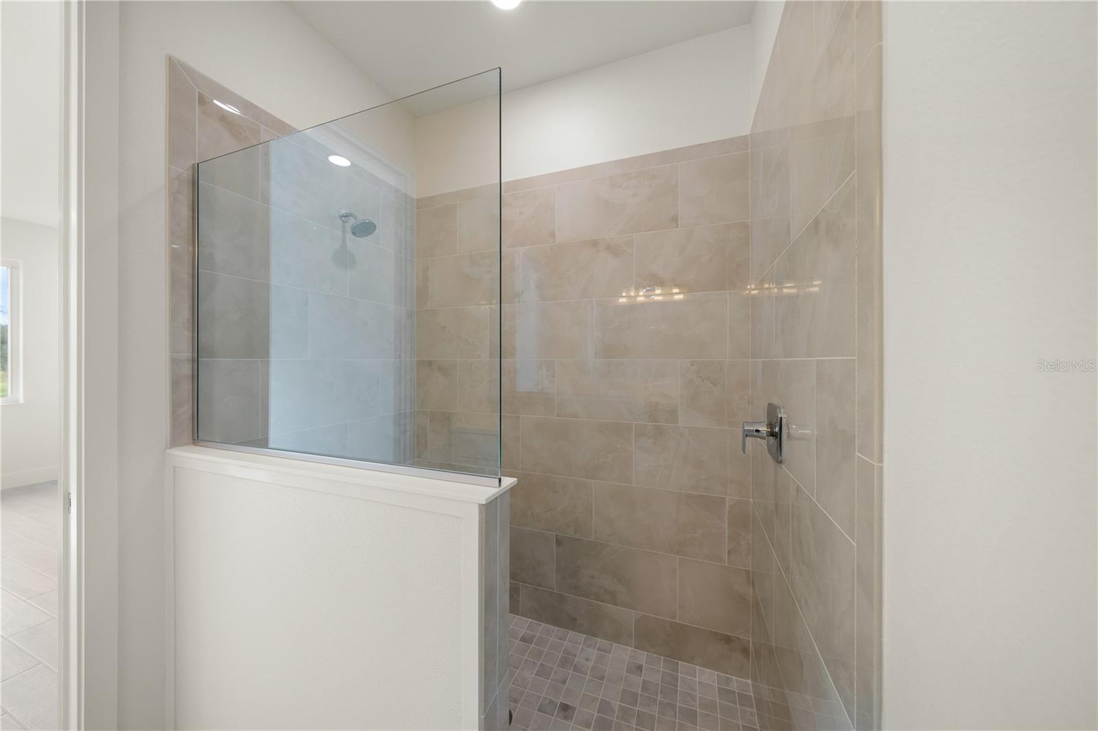 9533 LUNAR DOVE DR, SARASOTA, FL — photo 11