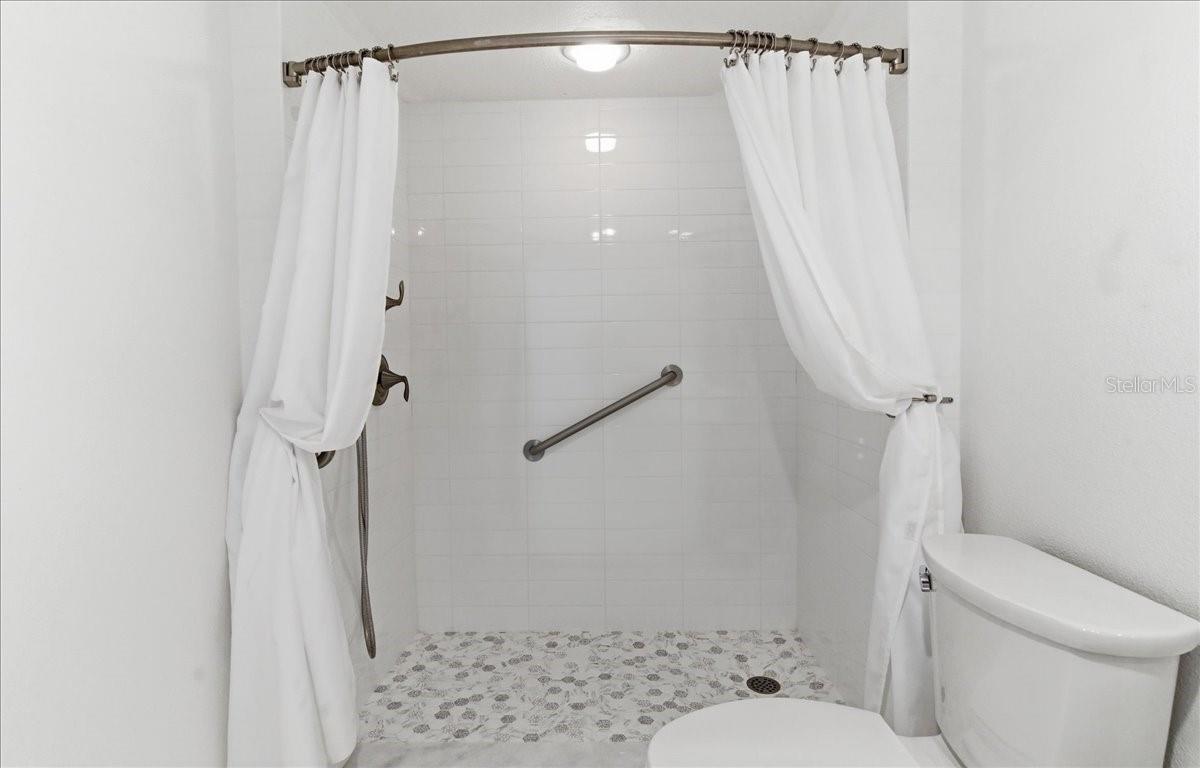 1065 GULF OF MEXICO DR #305, LONGBOAT KEY, FL — photo 32