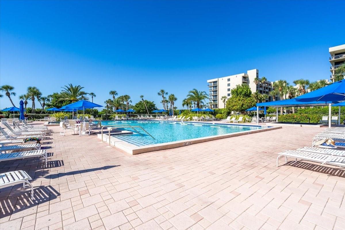 1065 GULF OF MEXICO DR #305, LONGBOAT KEY, FL — photo 37