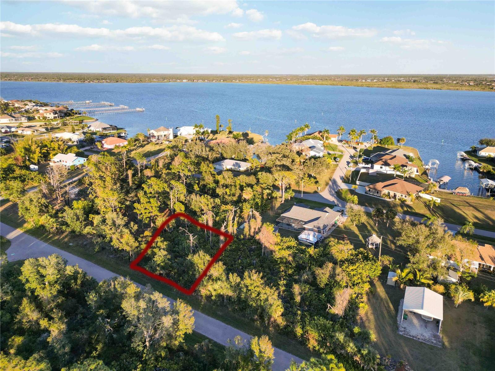 3552 DWIGHT ST, PORT CHARLOTTE, FL
