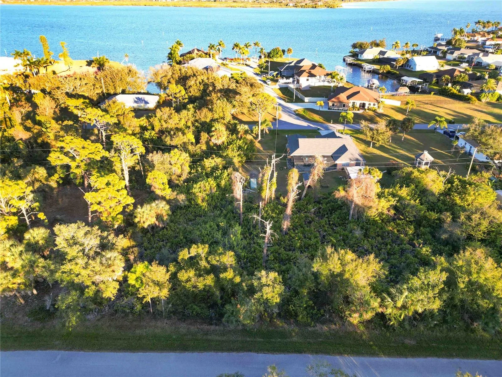 3552 DWIGHT ST, PORT CHARLOTTE, FL — photo 4