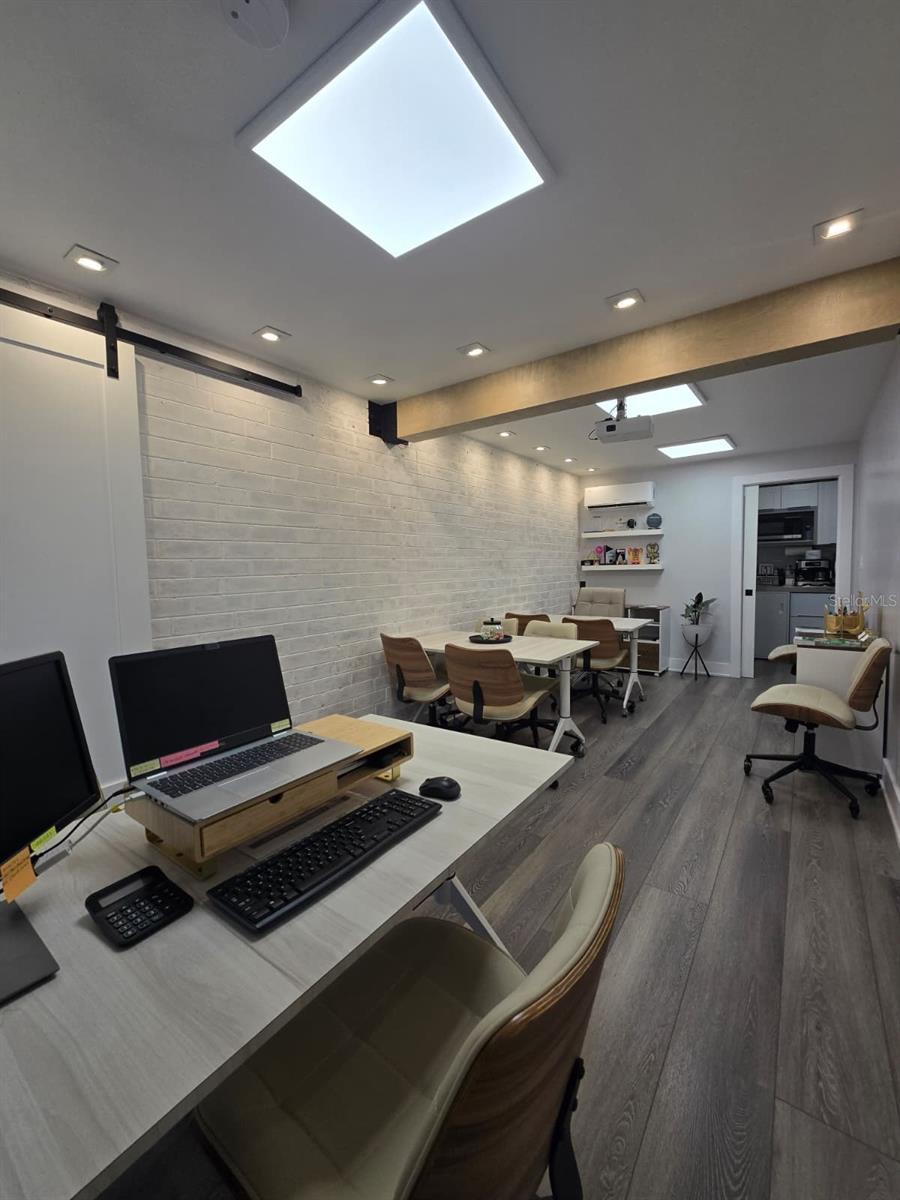 2722 W TAMPA BAY BLVD, TAMPA, FL — photo 10